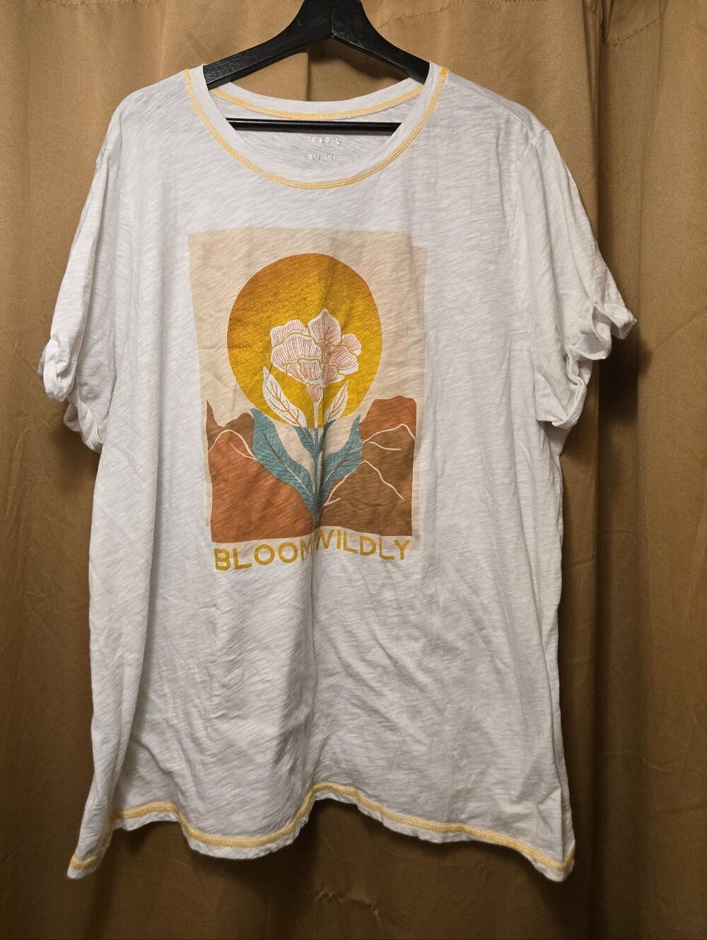 Torrid White Floral Embroidered Graphic Tee with Mustard & Rust Print Size 3